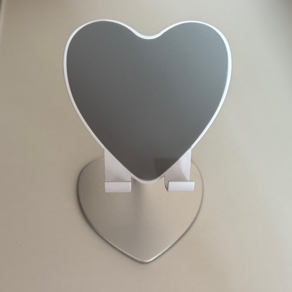 Heart-Shaped Gray phone stand